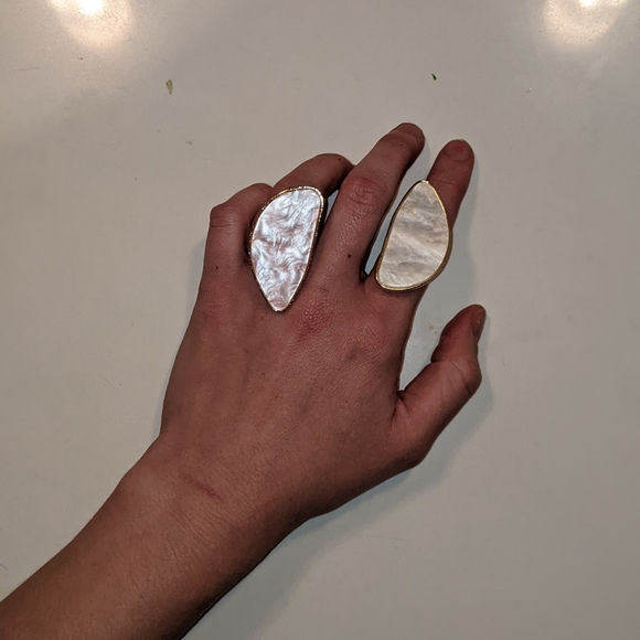 Statement Shimmer Indulgence Ring Adjustable Gold Ring with White Ivory Crème Pe - Picture 2 of 8